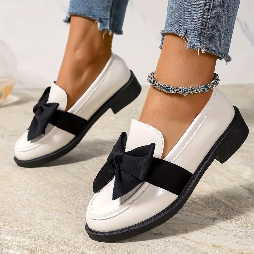 Elara – Classic Comfort Loafers