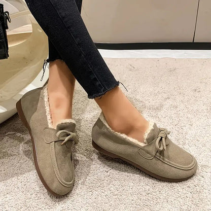 CozyBow – Orthopedic Moccasin with Feminine Charm